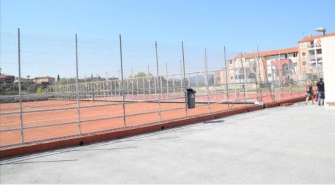 Appartement Au Lagon Bleu A Frejus, Garage, Tennis & Piscine 1200 M2 Exterior foto