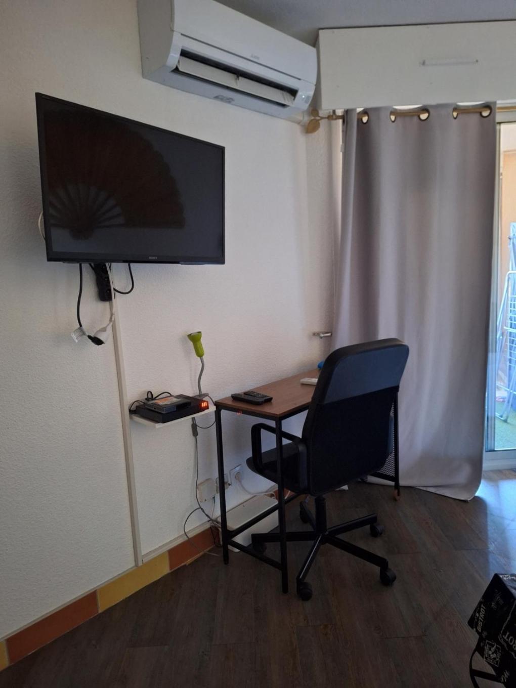 Appartement Au Lagon Bleu A Frejus, Garage, Tennis & Piscine 1200 M2 Exterior foto